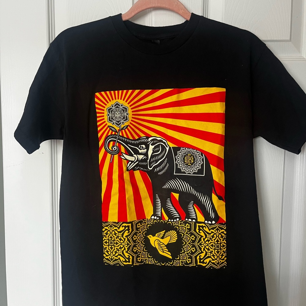 Y2K OBEY "Peace Elephant" graphic t-shirt. Never Worn
